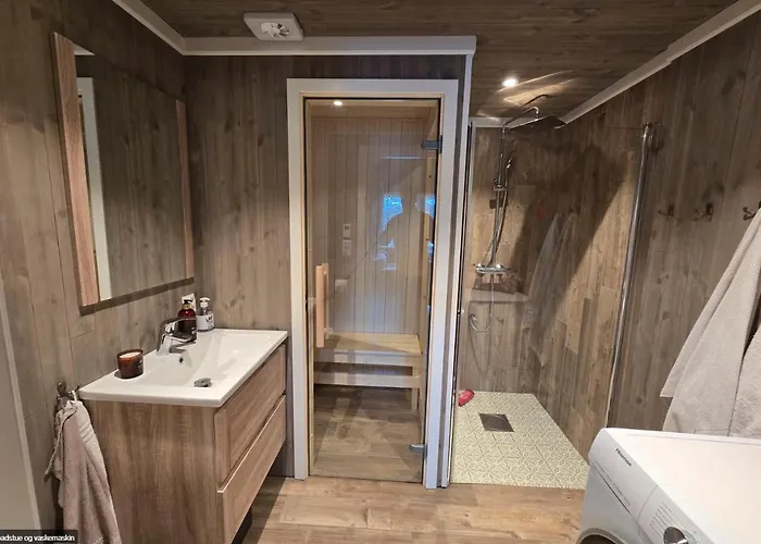 Feriehus Family-friendly At Høgevarde! *